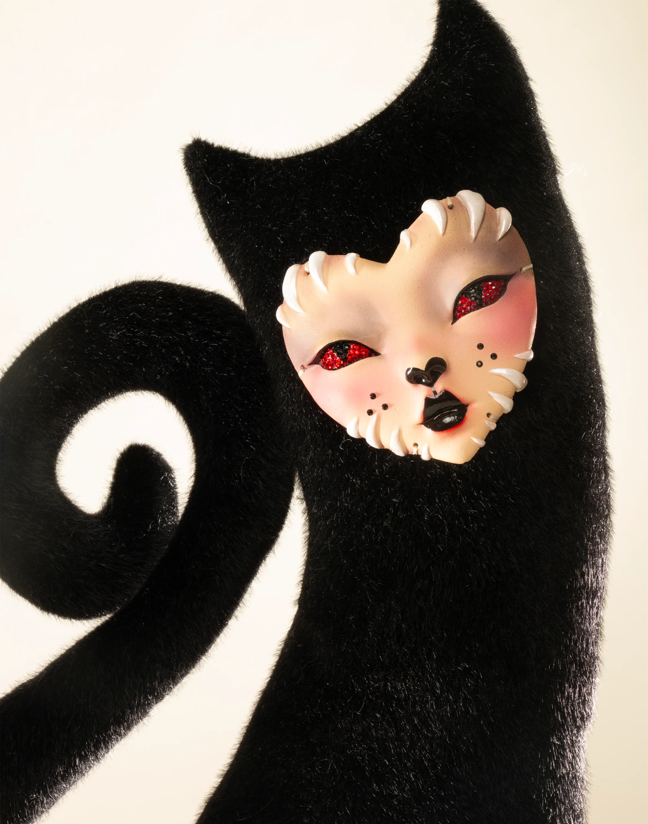 "Luci" Sphinx Doll - Image 3