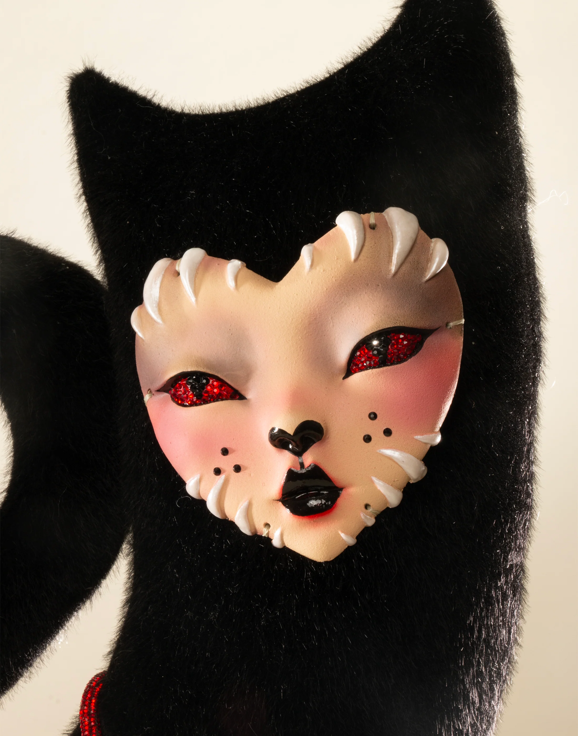 "Luci" Sphinx Doll - Image 4